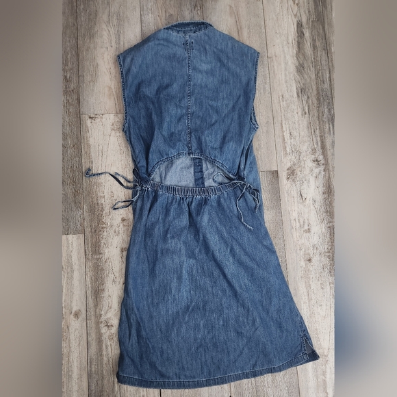 GAP Women's 100% Cotton Denim Utility Sleeveless Shirtdress - Picture 2 of 7